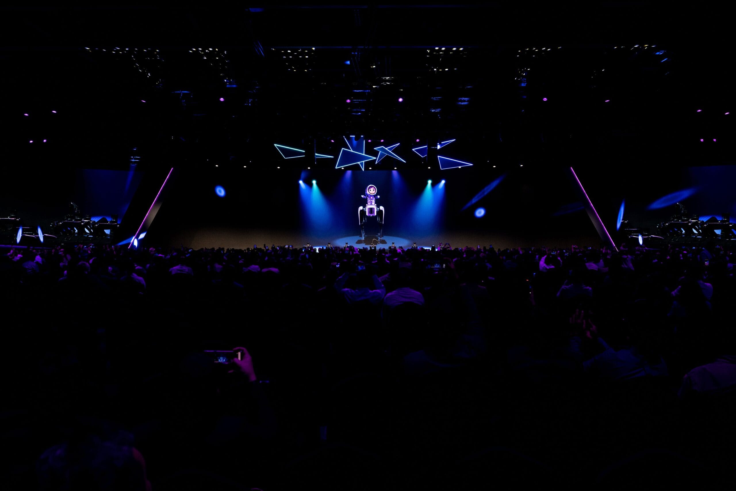 الإمارات.. ريادة عربية في الشراكات والابتكارات لدعم السيادة الرقمية 5 aiz04yhp1k91mbmpn scaled