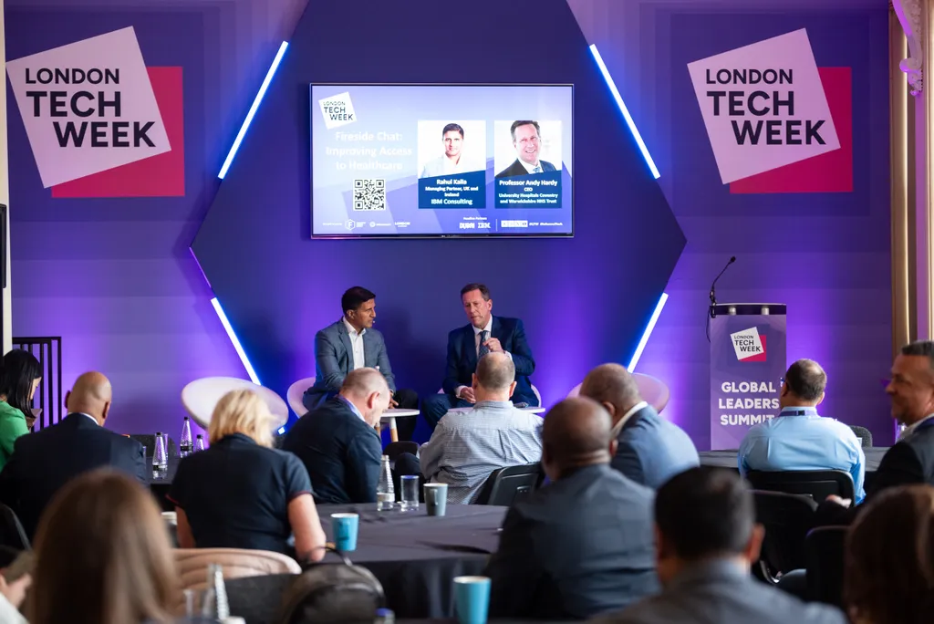 أسبوع لندن للتكنولوجيا 2025: انطلاقة جديدة نحو مستقبل الذكاء الاصطناعي 3 filters no upscale 2