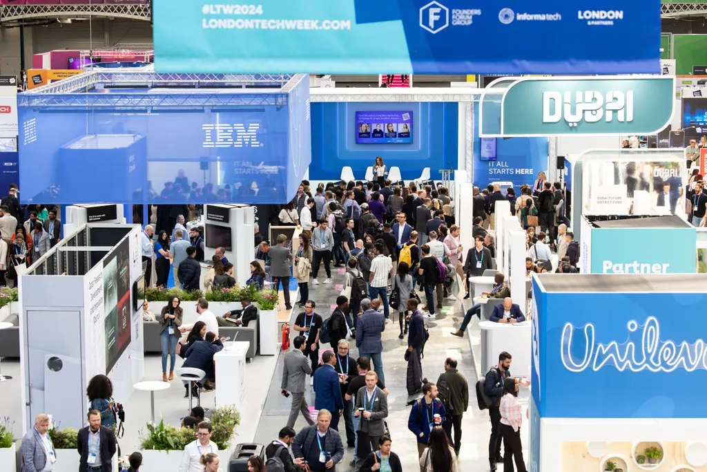 أسبوع لندن للتكنولوجيا 2025: انطلاقة جديدة نحو مستقبل الذكاء الاصطناعي 2 filters no upscale