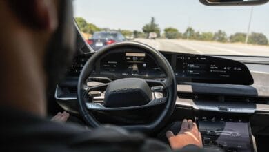 لوسيد موتورز تطلق ميزة القيادة بدون استخدام اليدين على الطرق السريعة 1 9bff3db0 6196 11f0 ba6f 89d36420b2bd