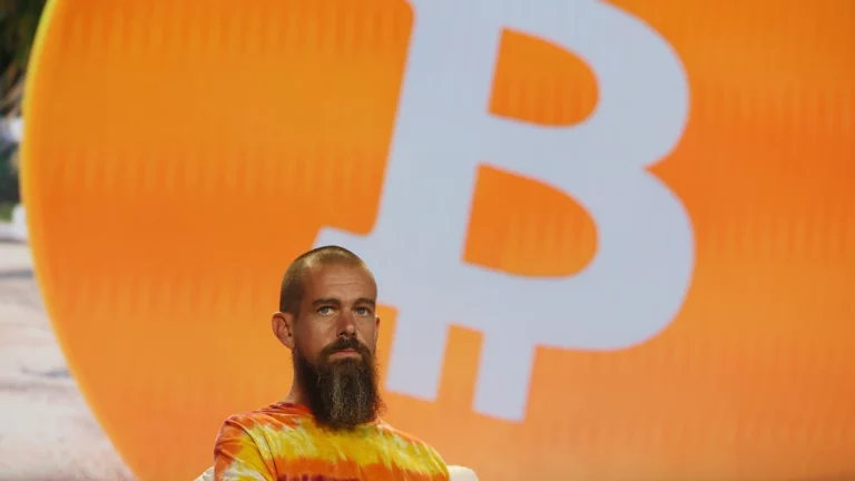 تطبيق Bit Chat .. حل مبتكر جديد لتجاوز عثرات البنية التحتية الرقمية 3 jack dorsey bitcoin mining focus 768x432 1