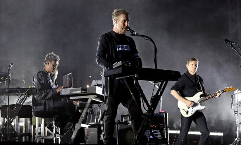 Massive Attack تقاطع Spotify: الفن يواجه عسكرة الذكاء الاصطناعي 1 massive attack announce leaving spotify
