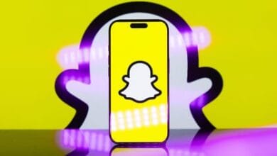 سناب شات تتيح أداة لتعديل الصور بالأوامر النصية مجاناً 9 snapchat logo ghost 2645