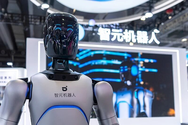 الصين تشهد طفرة نمو غير مسبوقة في سوق الروبوتات الشبيهة بالبشر 