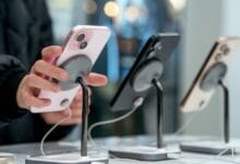 أبل وسامسونج تتصدران سوق الهواتف الذكية في 2025