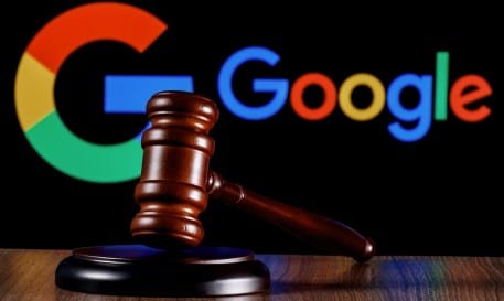 مذيع أمريكي يقاضي جوجل لاستخدام صوته في أداة NotebookLM دون موافقته 1 Google lawsuits legal Big Tech