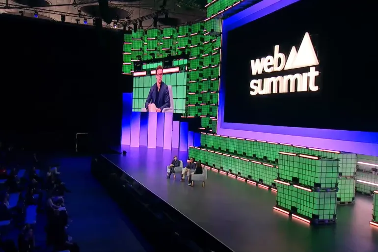 متحدثون في قمة الويب 2026: الذكاء الاصطناعي يعيد تشكيل الإبداع والتفاعل الصوتي 