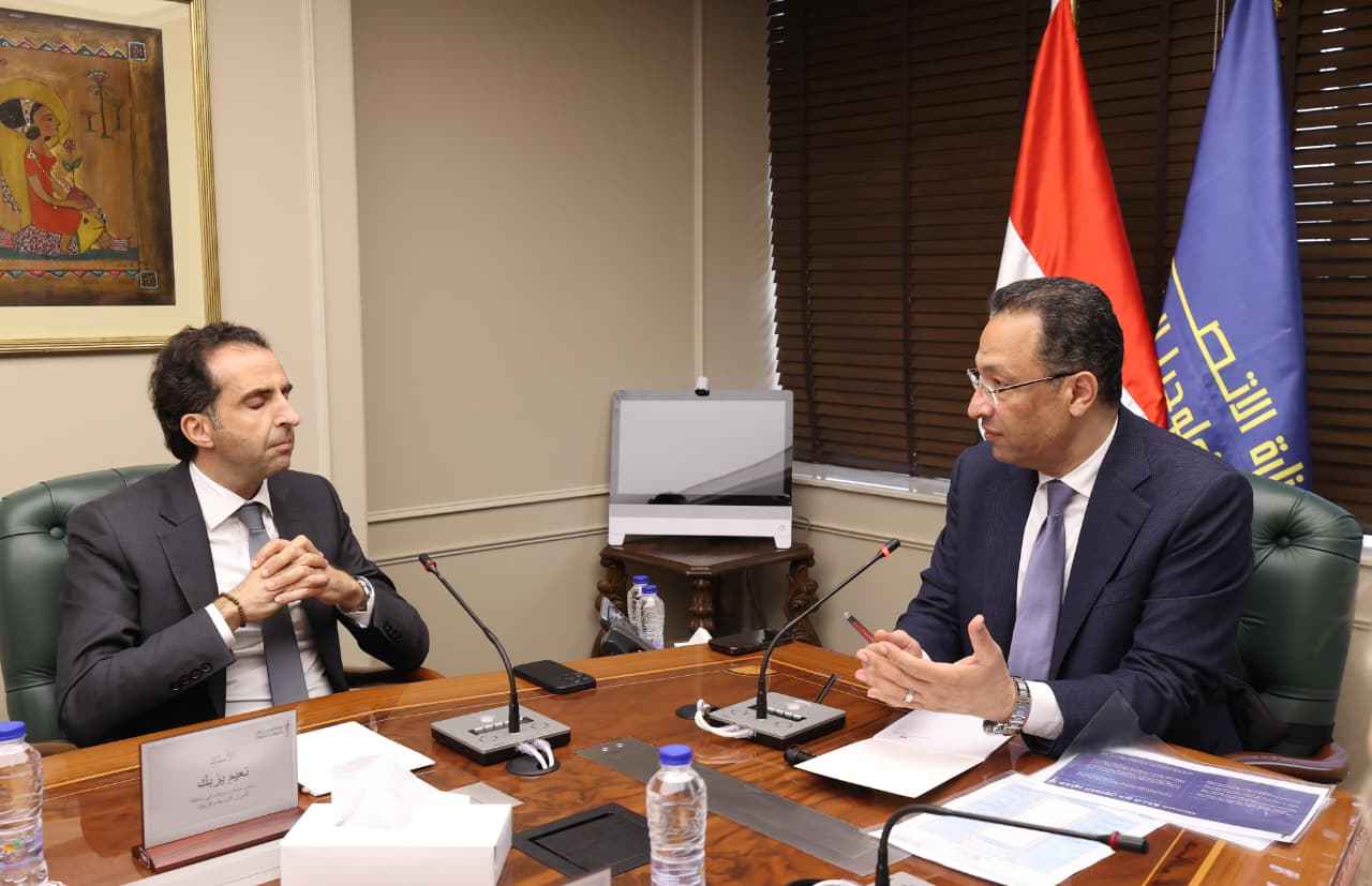 برنامج «سفراء الذكاء الاصطناعي» في مصر: تخريج أكثر من 900 متدرب في المستوى المتقدم 6 تعاون مصر و مايكروسوفت لتدريب 100 ألف شخص