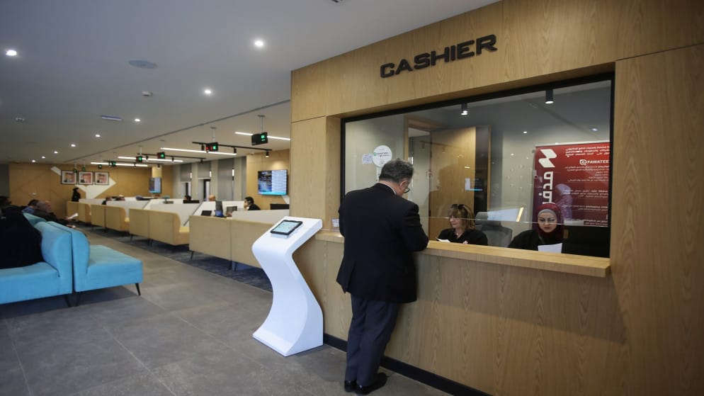 تطبيق «سند» يتجاوز 2.5 مليون مستخدم في الأردن: هل أصبح الخيار الأول للخدمات الحكومية؟ 3 تطبيق «سند» يتجاوز 2.5 مليون مستخدم في الأردن.. هل أصبح الخيار الأول للخدمات الحكومية؟