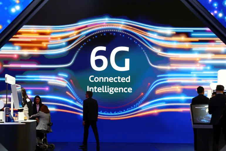 أطلقت دولة الإمارات العربية المتحدة أول منظومة تجارية في العالم لنطاق التردد العلوي (6) جيجاهرتز (U6GHz)