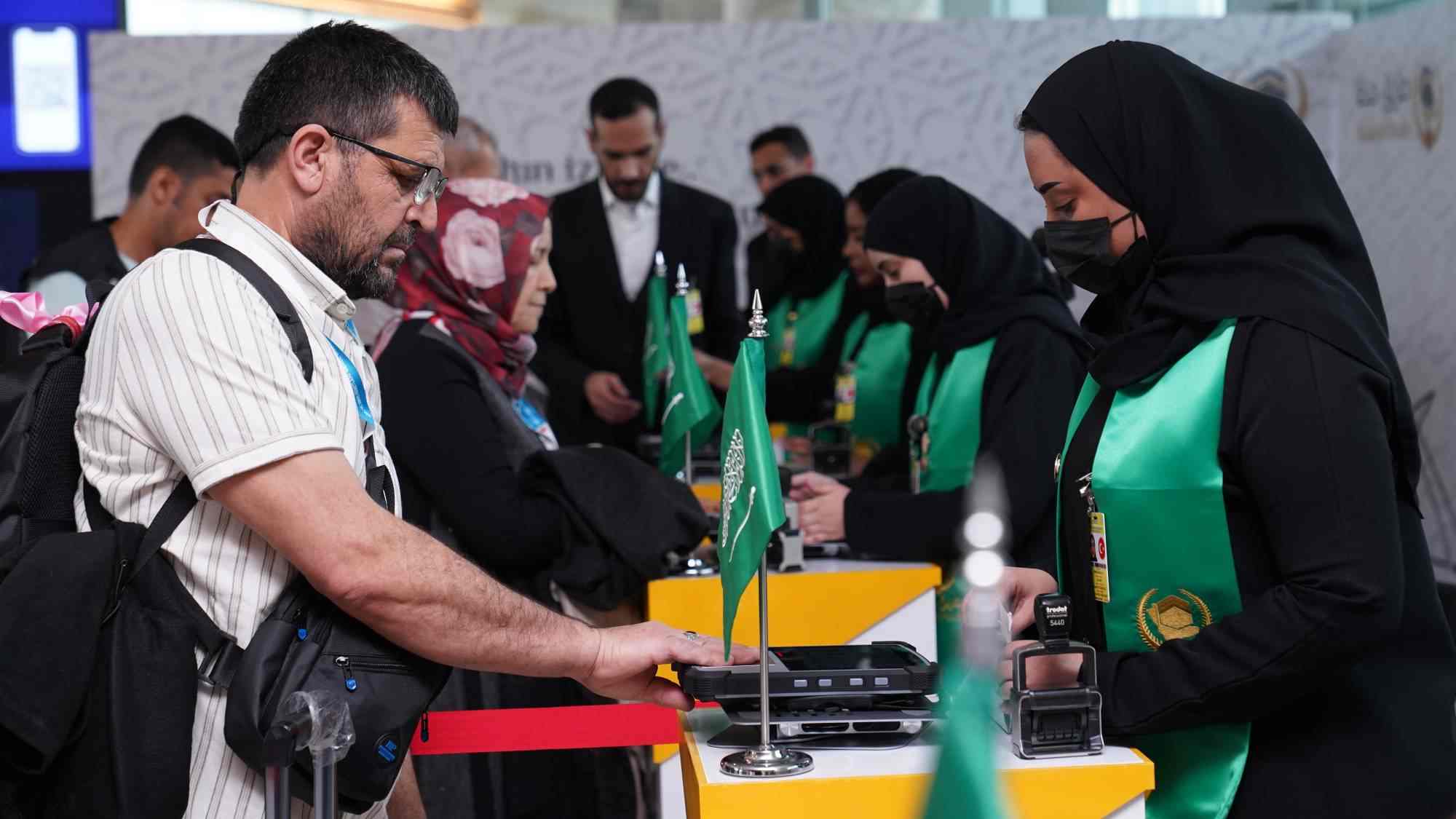 ثورة تقنية في خدمة الحجاج: جهاز متنقل ينهي إجراءات الحج في 40 ثانية 2 ثورة تقنية في خدمة الحجاج: جهاز متنقل ينهي إجراءات الحج في 40 ثانية