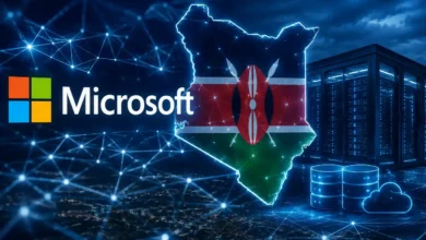 خريطة كينيا رقمية مع مركز بيانات ضخم وأجواء تقنية مستقبلية.
