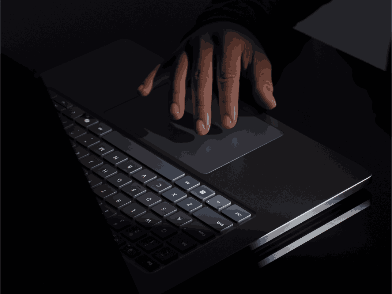 لوحة اللمس الخاصة بجهاز Surface
Laptop Ultra 